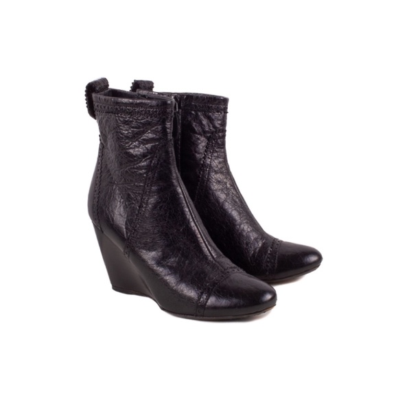 BALENCIAGA BLACK CRINKLE LEATHER WEDGE HEEL BOOTIES - Picture 1 of 9